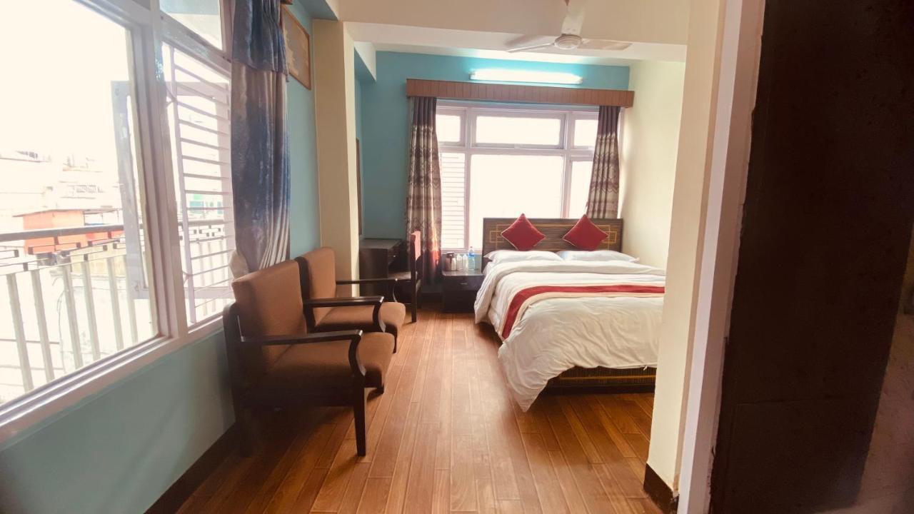 Hotel Discovery Inn Kathmandu Exteriör bild