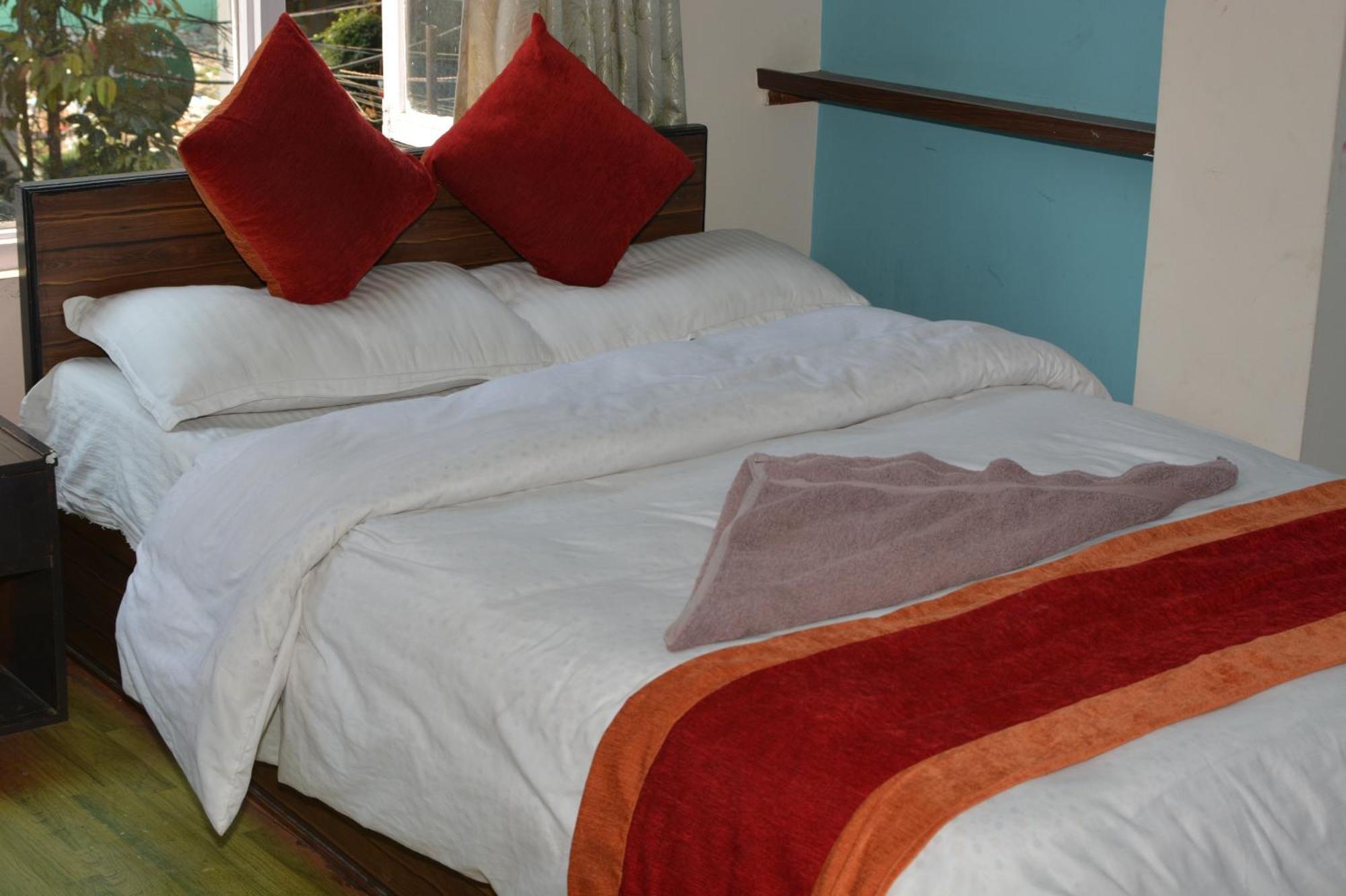 Hotel Discovery Inn Kathmandu Exteriör bild